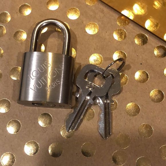 LOUIS VUITTON Silver Lock & 2 Keys Brushed Palladium Made In France NIB #321 - Picture 12 of 13